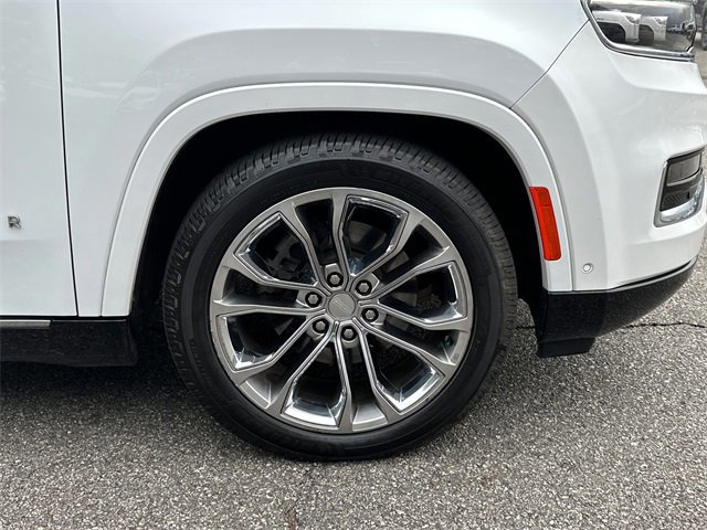 Used 2023 Jeep Grand Wagoneer L Series II w/ Premium Group II image 12