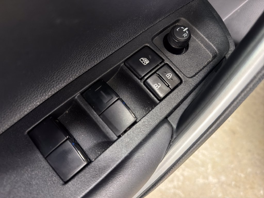 Used 2026 Toyota Corolla Cross AWD Hybrid w/ Convenience Package image 18