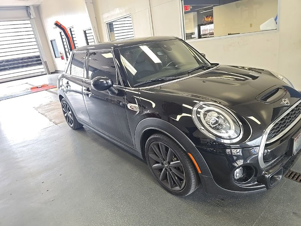 Used 2021 MINI Cooper S w/ 6.5" Touchscreen Package FWD image 1