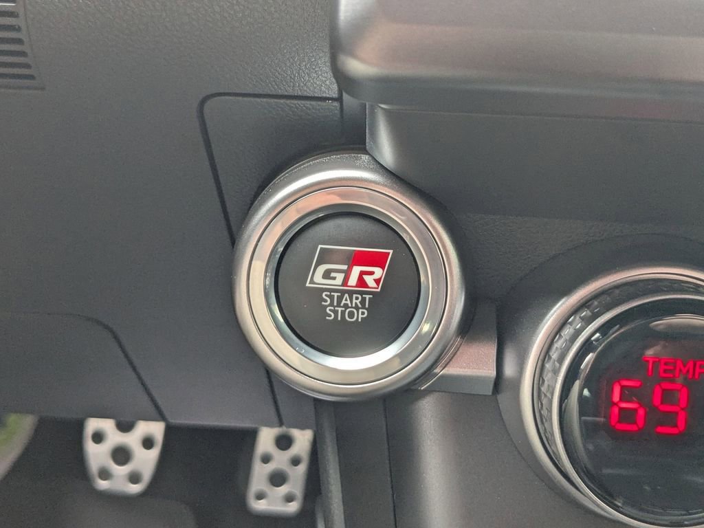 Used 2025 Toyota GR86 Premium image 24