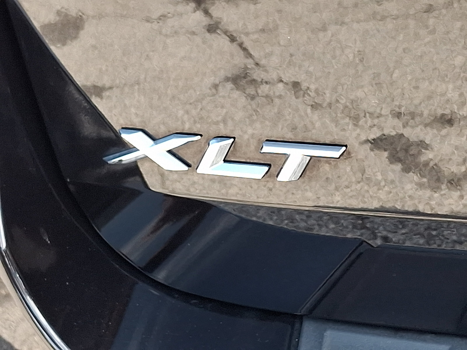 Certified 2023 Ford Explorer XLT w/ Equipment Group 202A AWD/4WD image 34
