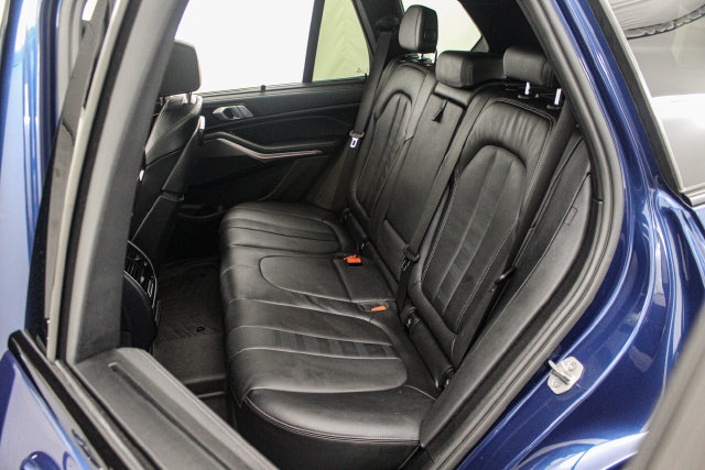 Used 2022 BMW X5 xDrive40i w/ M Sport Package AWD/4WD image 11