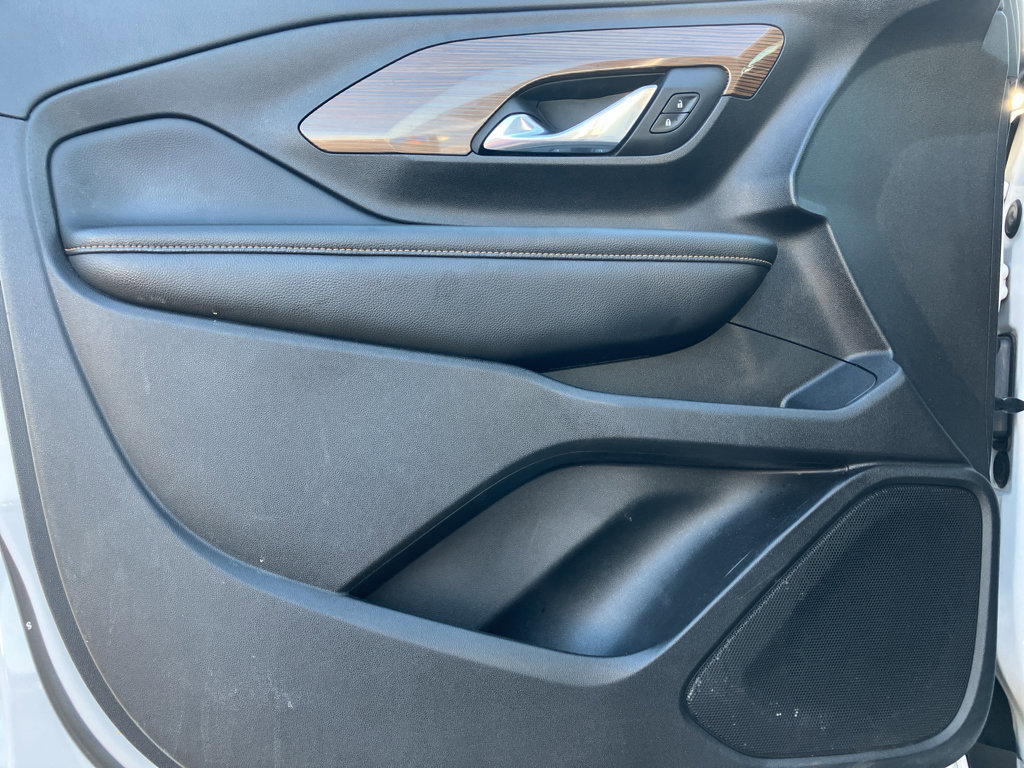 Used 2021 GMC Terrain SLE w/ Elevation Edition image 13