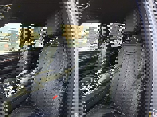 Used 2022 Jeep Wagoneer Series III w/ Rear Seat Video Group 1 image 12