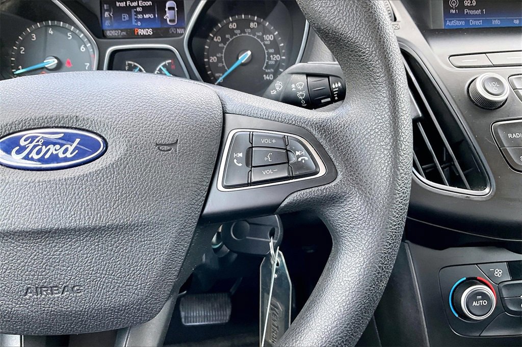 Certified 2018 Ford Focus SE w/ SE Appearance Package image 11
