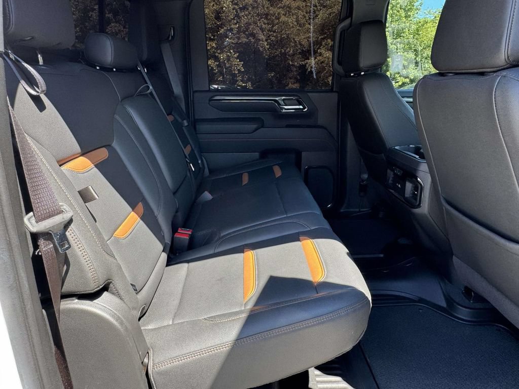 Used 2024 GMC Sierra 2500 AT4 w/ AT4 Premium Plus Package AWD/4WD image 15