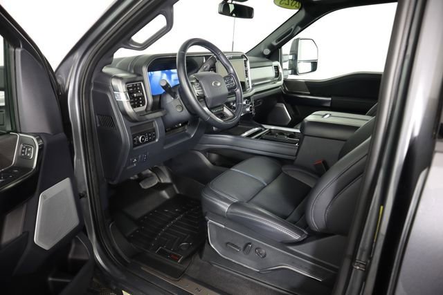 Certified 2025 Ford F450 Platinum w/ FX4 Off-Road Package image 45