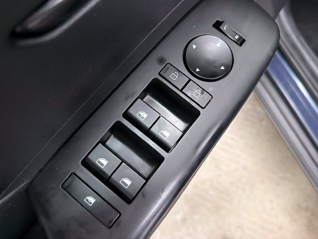 Used 2025 Hyundai Kona SEL FWD image 17