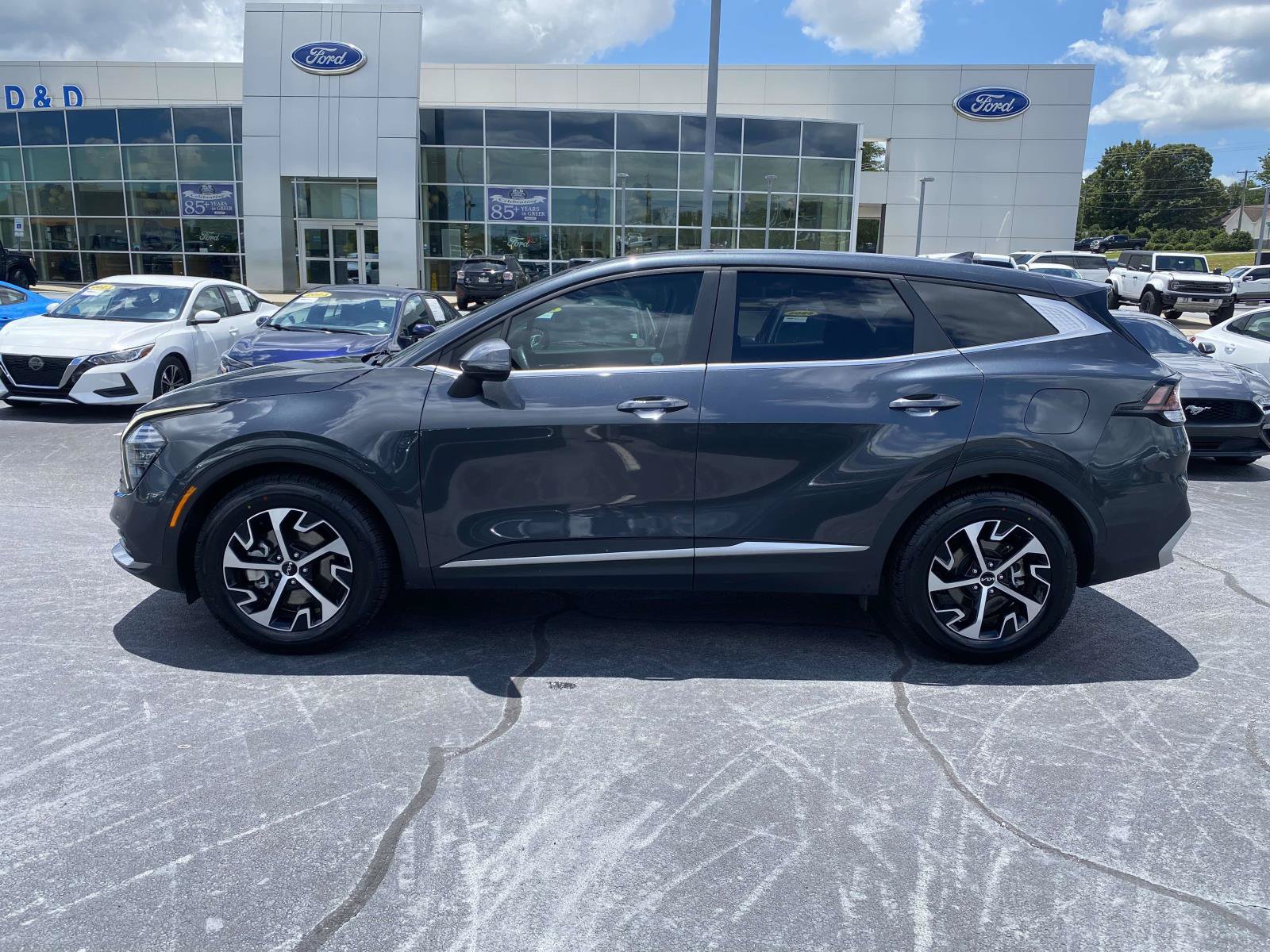 Used 2024 Kia Sportage EX FWD image 4