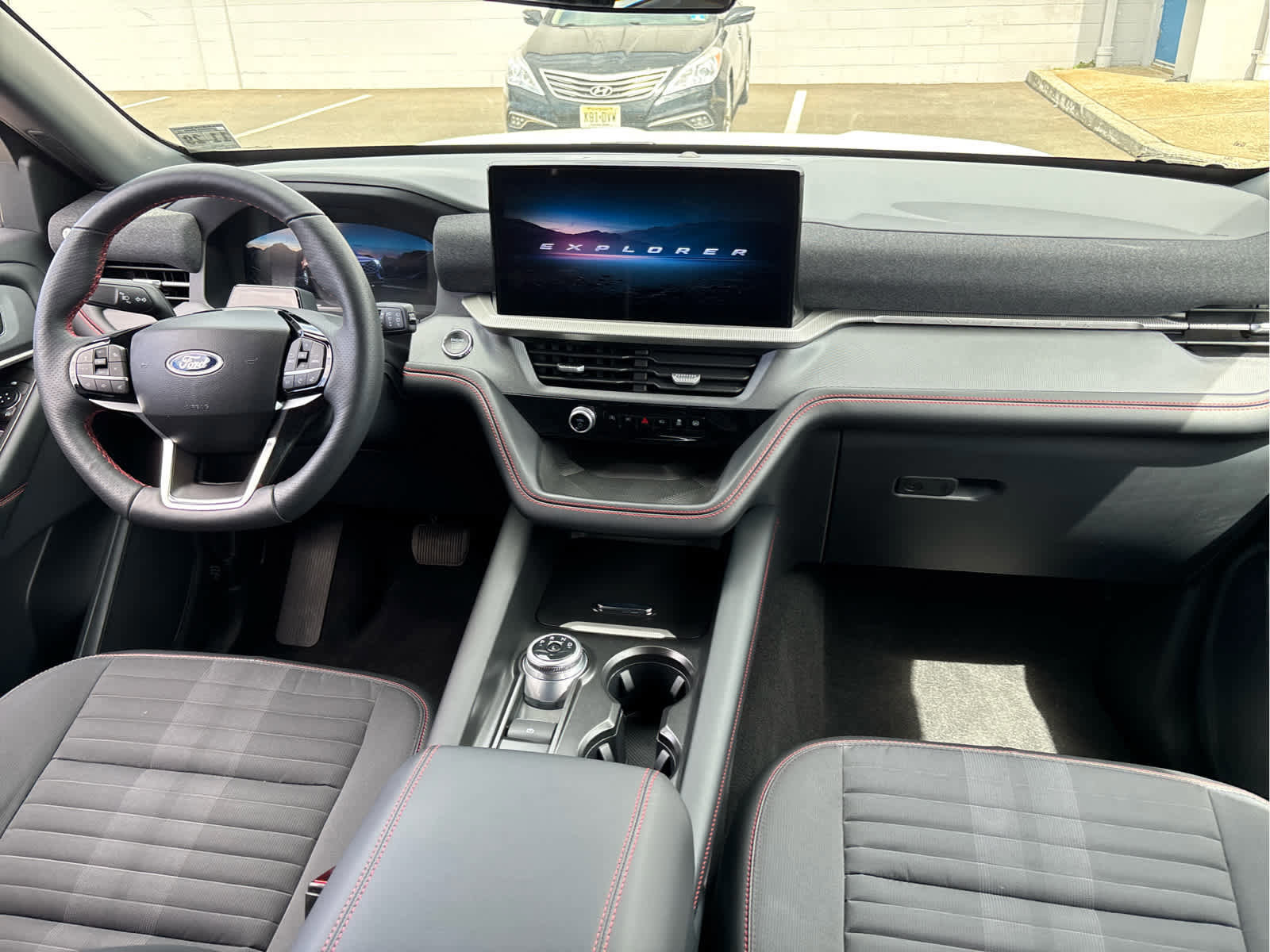 Certified 2025 Ford Explorer ST-Line image 29