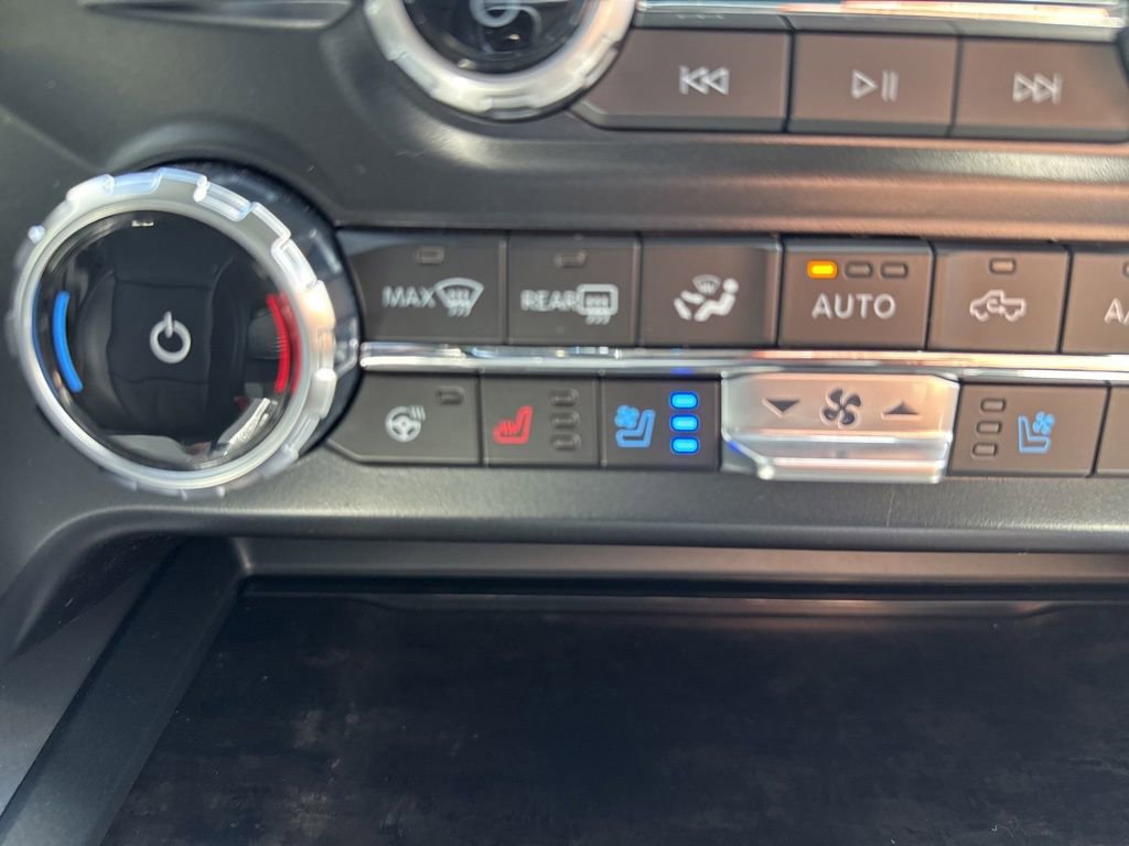 Certified 2024 Ford F250 Lariat w/ Black Appearance Package image 32