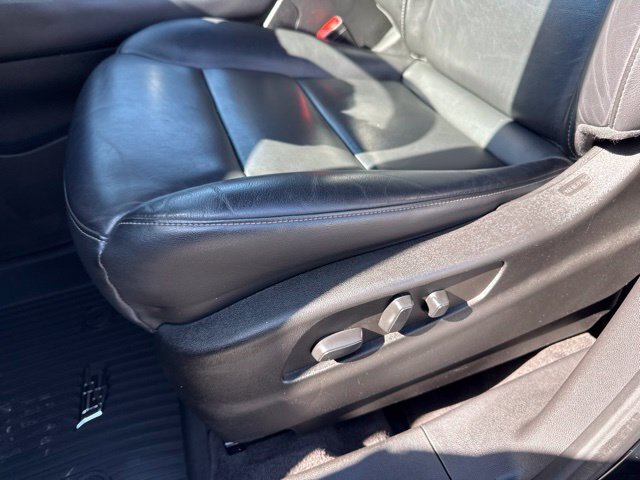 Used 2023 Cadillac XT4 Premium Luxury FWD image 16