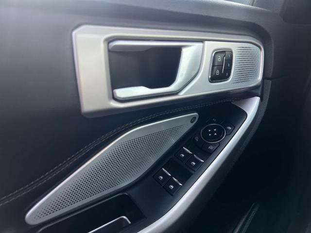 Certified 2023 Ford Explorer Limited w/ Limited Technology Package AWD/4WD image 17