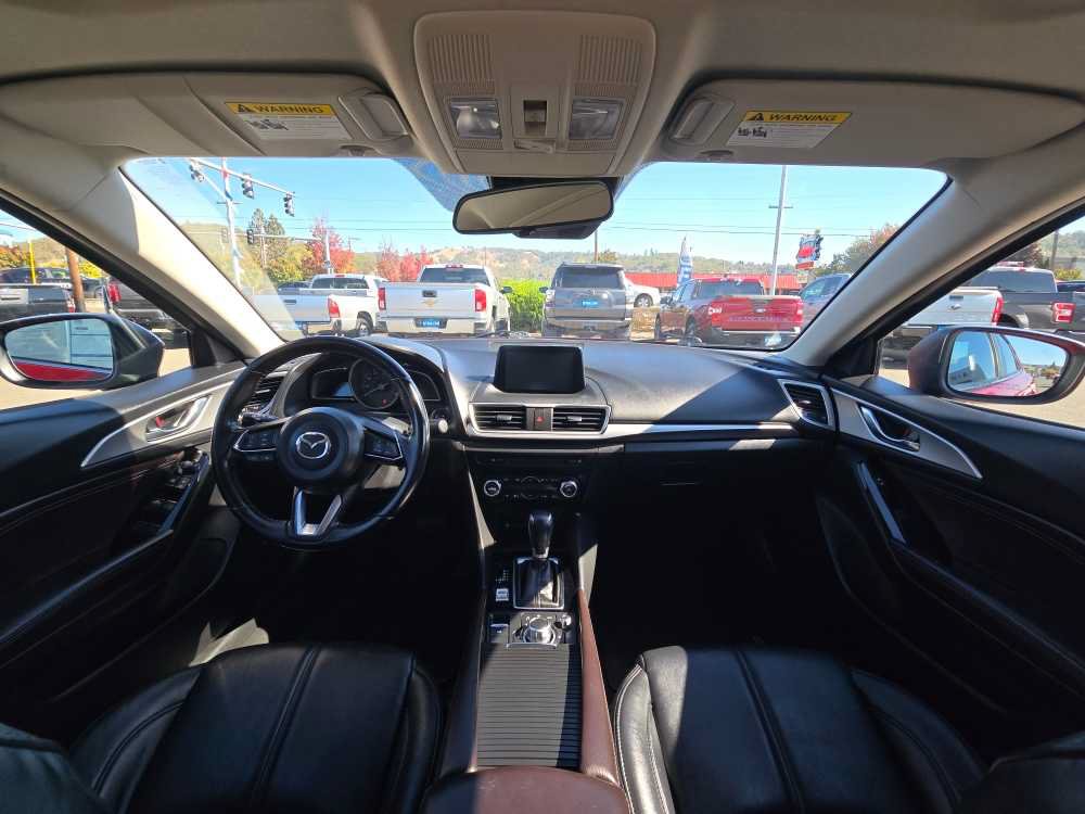 Used 2018 MAZDA MAZDA3 Touring FWD image 15