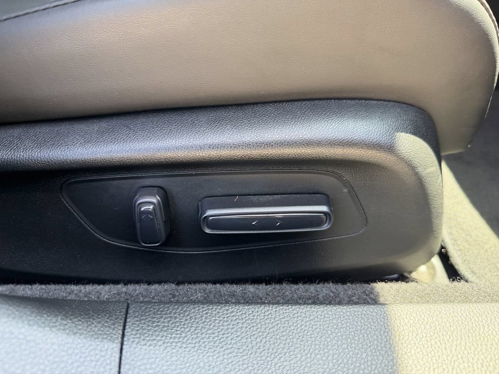 Used 2025 Honda Accord Touring image 9