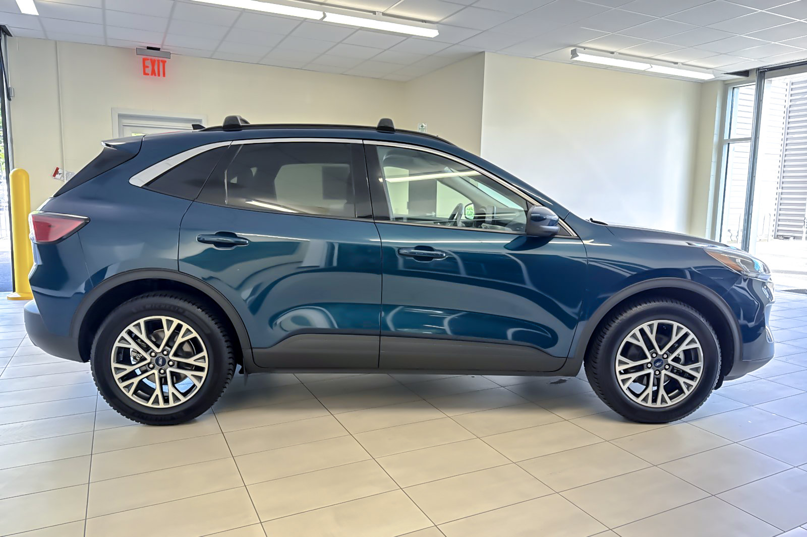 Certified 2020 Ford Escape SEL AWD/4WD image 3