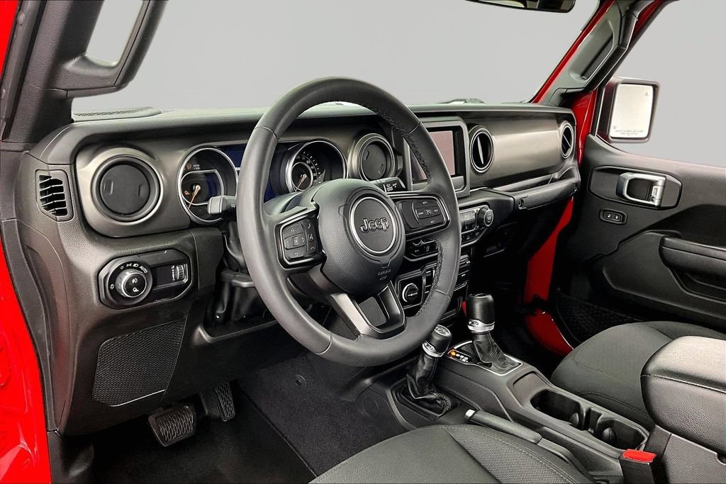 Used 2023 Jeep Gladiator Sport AWD/4WD image 14