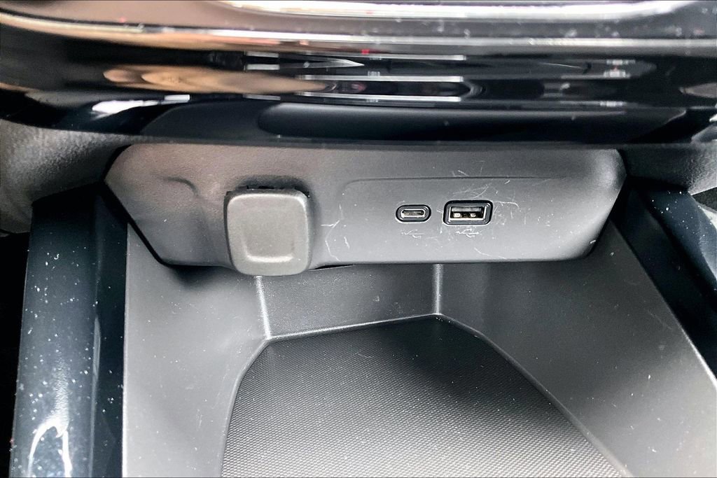 Used 2024 Chevrolet Trax RS w/ Driver Confidence Package FWD image 32