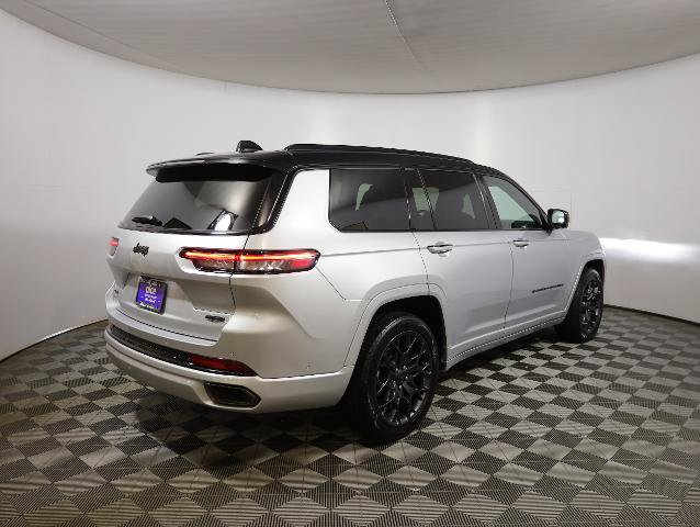 Used 2024 Jeep Grand Cherokee L Summit w/ High Altitude Package AWD/4WD image 6