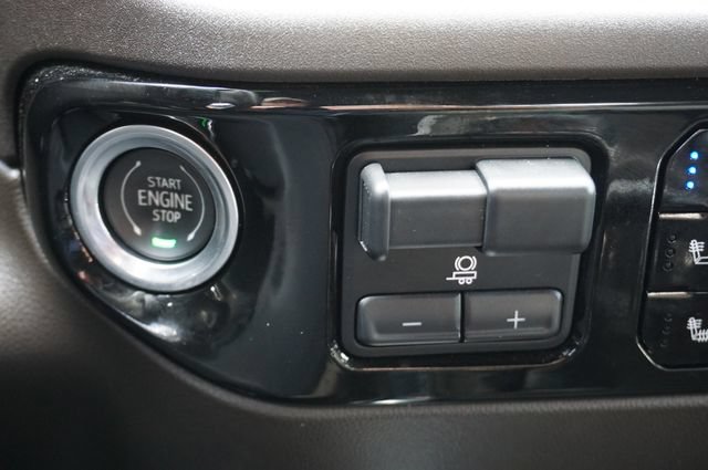 Used 2023 Chevrolet Silverado 1500 LTZ w/ LTZ Convenience Package II AWD/4WD image 9