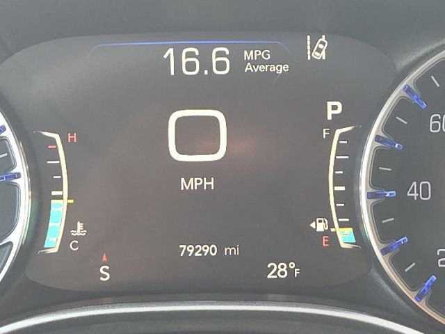 Used 2023 Chrysler Pacifica Touring-L image 48