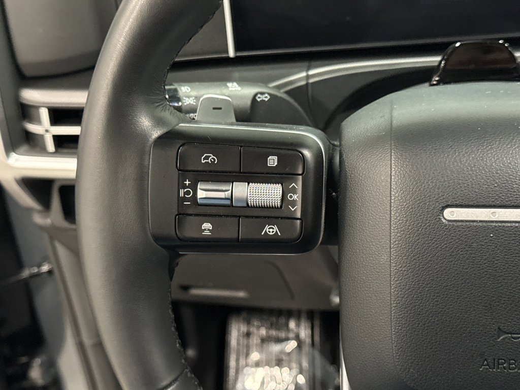 Used 2025 Hyundai Santa Fe SEL image 14