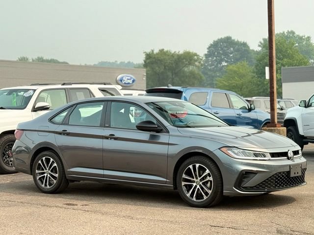 Used 2025 Volkswagen Jetta Sport FWD image 26