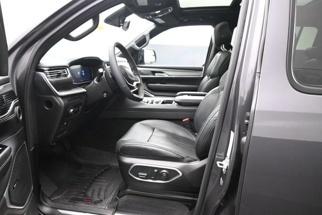 Used 2023 Jeep Wagoneer Series II AWD/4WD image 10