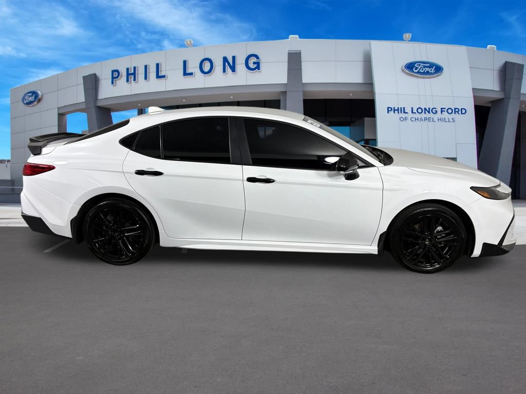 Used 2026 Toyota Camry SE AWD/4WD image 6