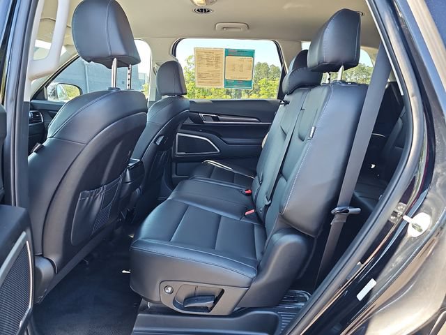 Used 2023 Kia Telluride LX AWD/4WD image 16
