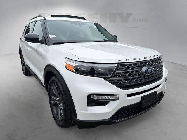 Certified 2023 Ford Explorer XLT w/ Equipment Group 202A AWD/4WD image 2