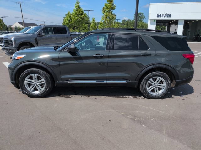 Certified 2024 Ford Explorer XLT w/ Equipment Group 202A AWD/4WD image 2