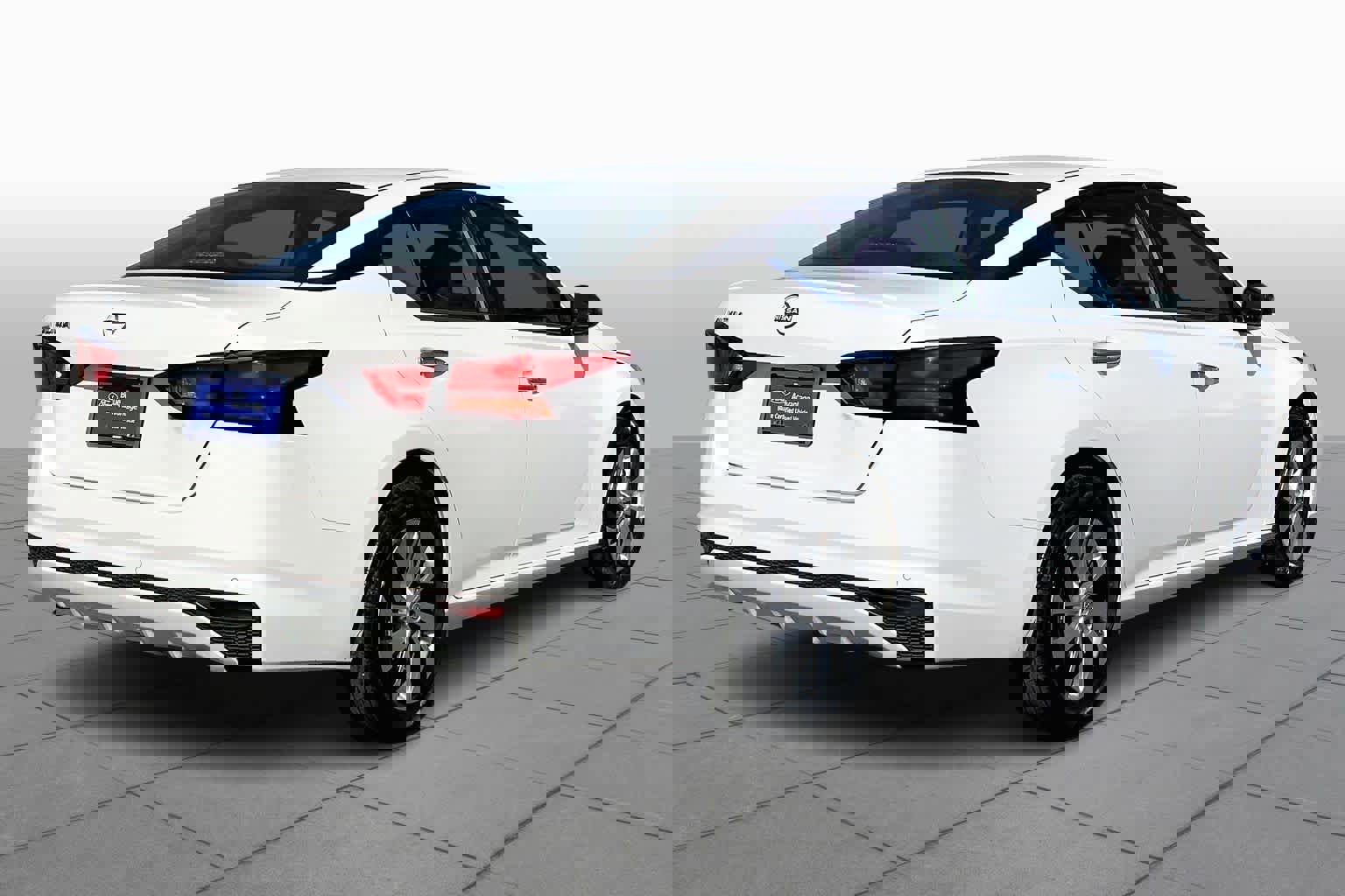 Used 2024 Nissan Altima 2.5 S image 13