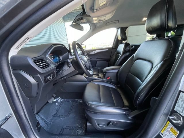 Certified 2025 Ford Escape Platinum AWD/4WD image 7