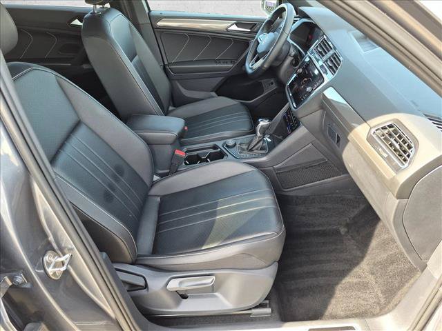 Used 2022 Volkswagen Tiguan SE R-Line AWD/4WD image 23