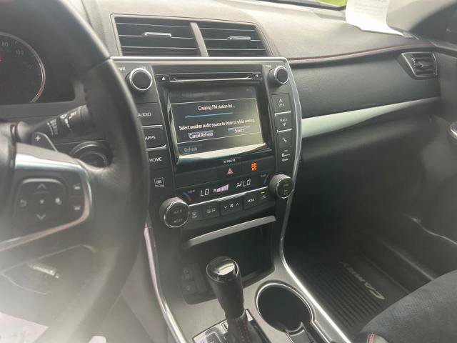 Used 2017 Toyota Camry XSE w/ Moonroof Package FWD image 12