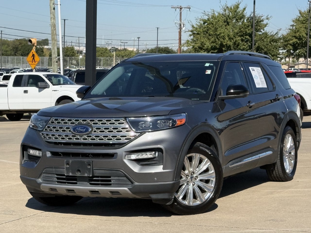 Certified 2022 Ford Explorer Limited w/ Equipment Group 301A RWD image 2