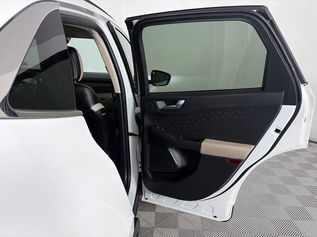 Certified 2020 Ford Escape Titanium image 28