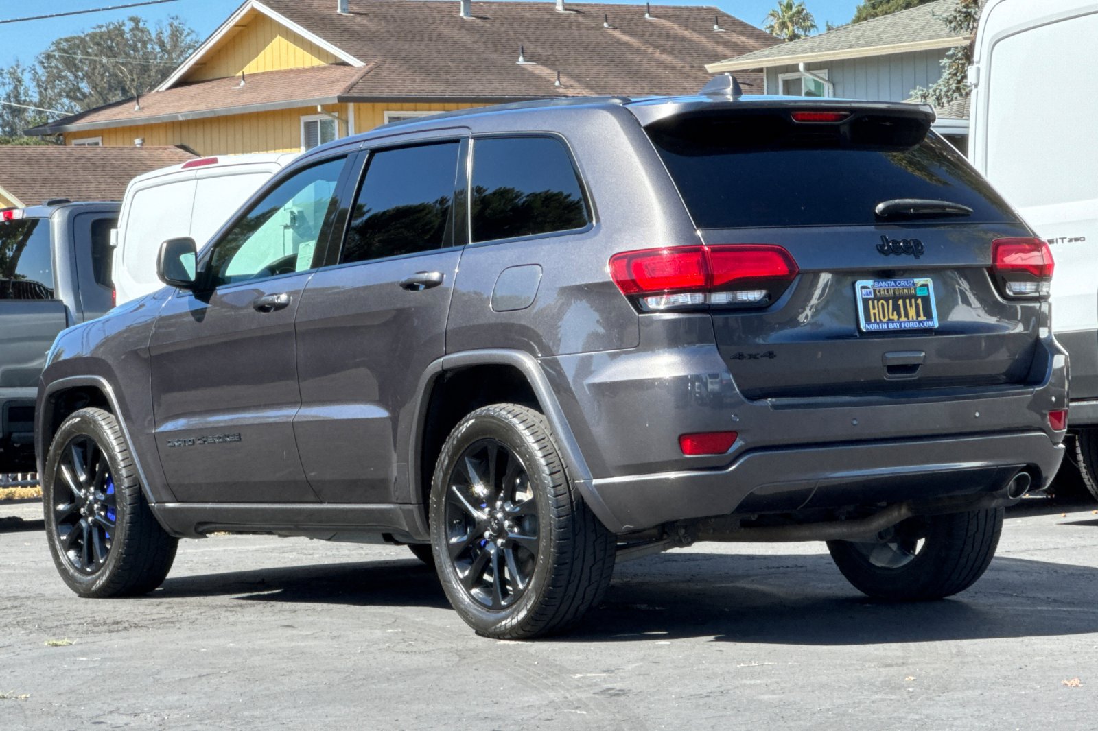 Used 2019 Jeep Grand Cherokee Altitude AWD/4WD image 30