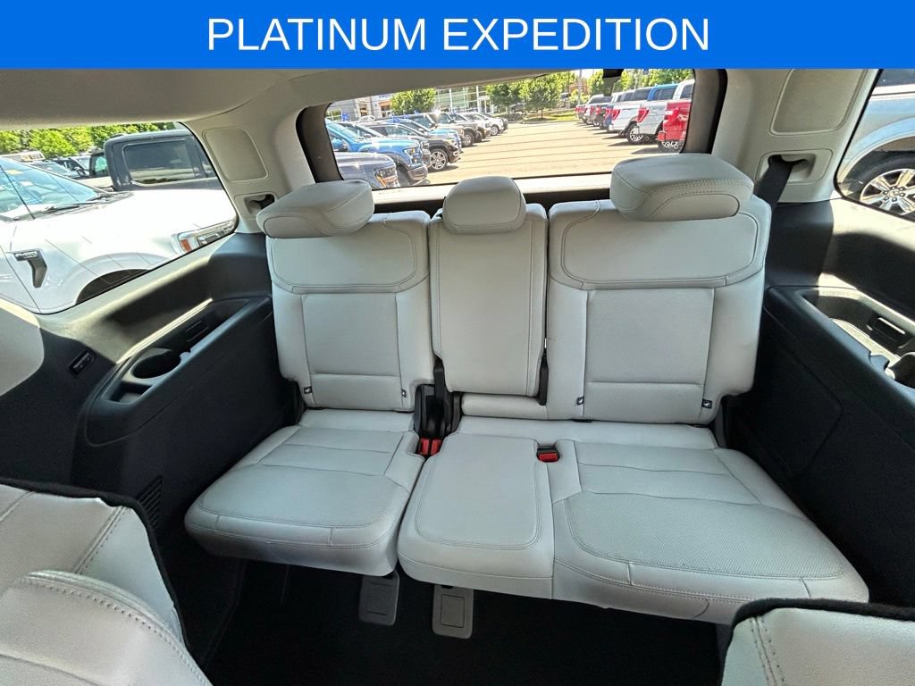 Certified 2025 Ford Expedition Platinum w/ Driver's Package AWD/4WD image 16