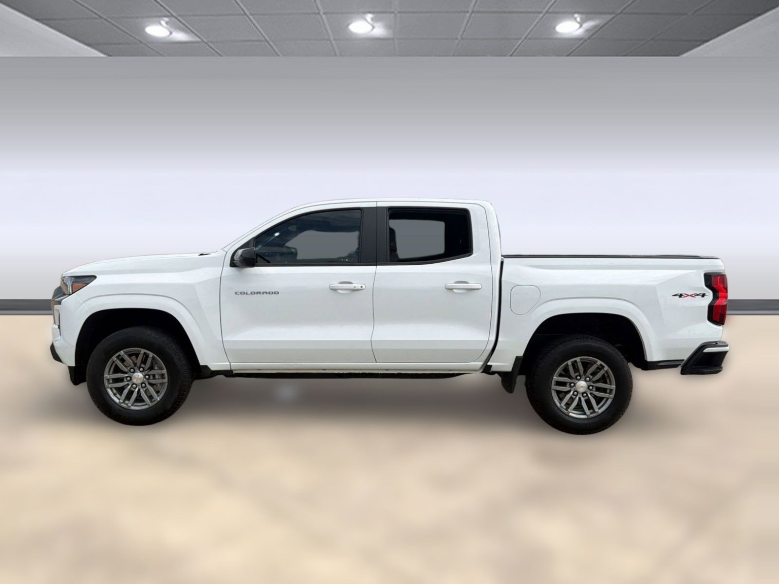 Used 2024 Chevrolet Colorado LT w/ LT Convenience Package AWD/4WD image 2
