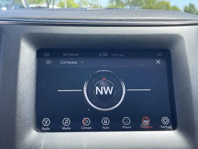 Used 2019 Jeep Cherokee Latitude Plus w/ Comfort/Convenience Group FWD image 7