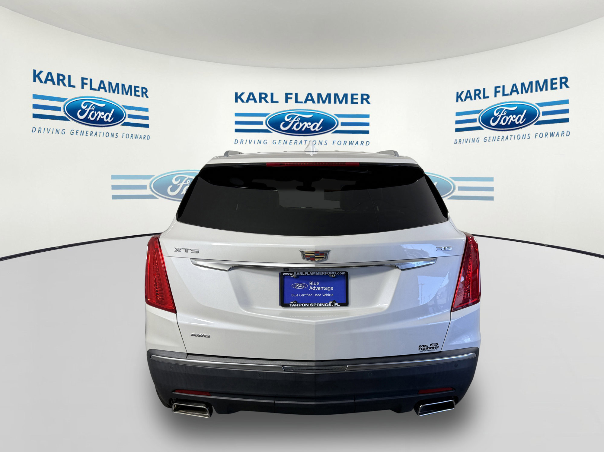 Used 2018 Cadillac XT5 Luxury w/ Driver Awareness Package image 4