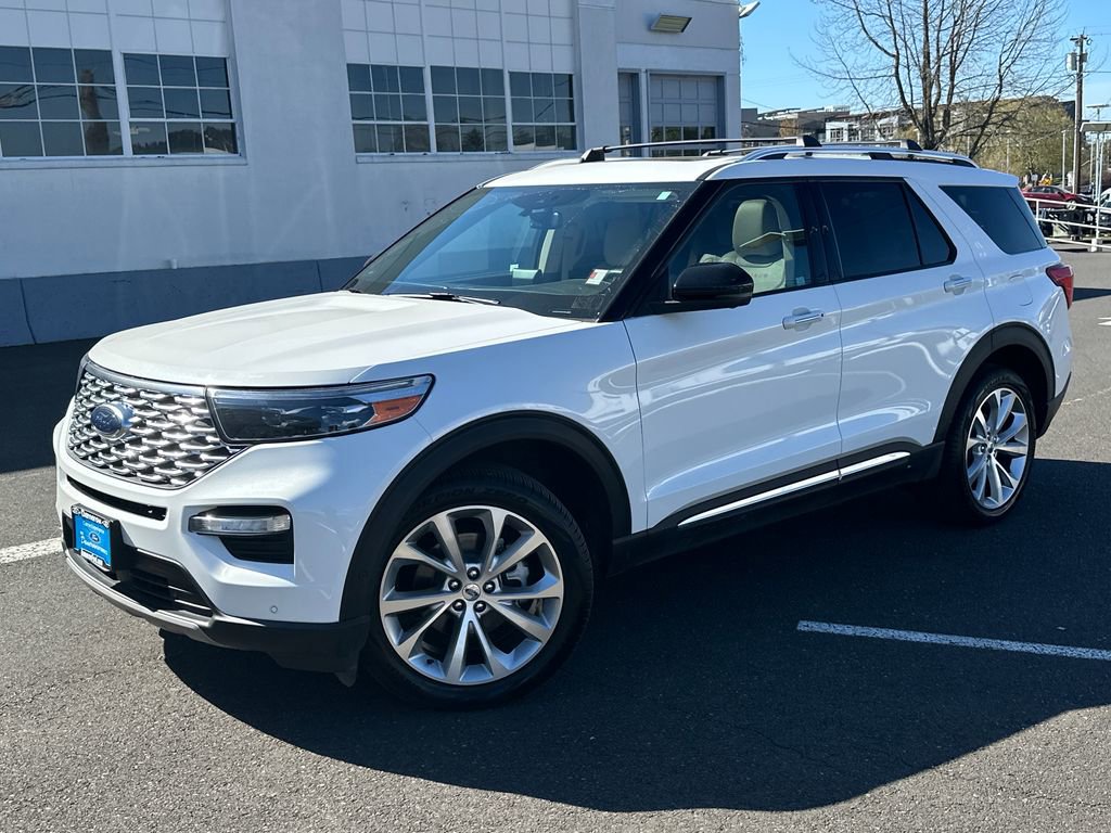 Certified 2022 Ford Explorer Platinum w/ Equipment Group 601A AWD/4WD image 1