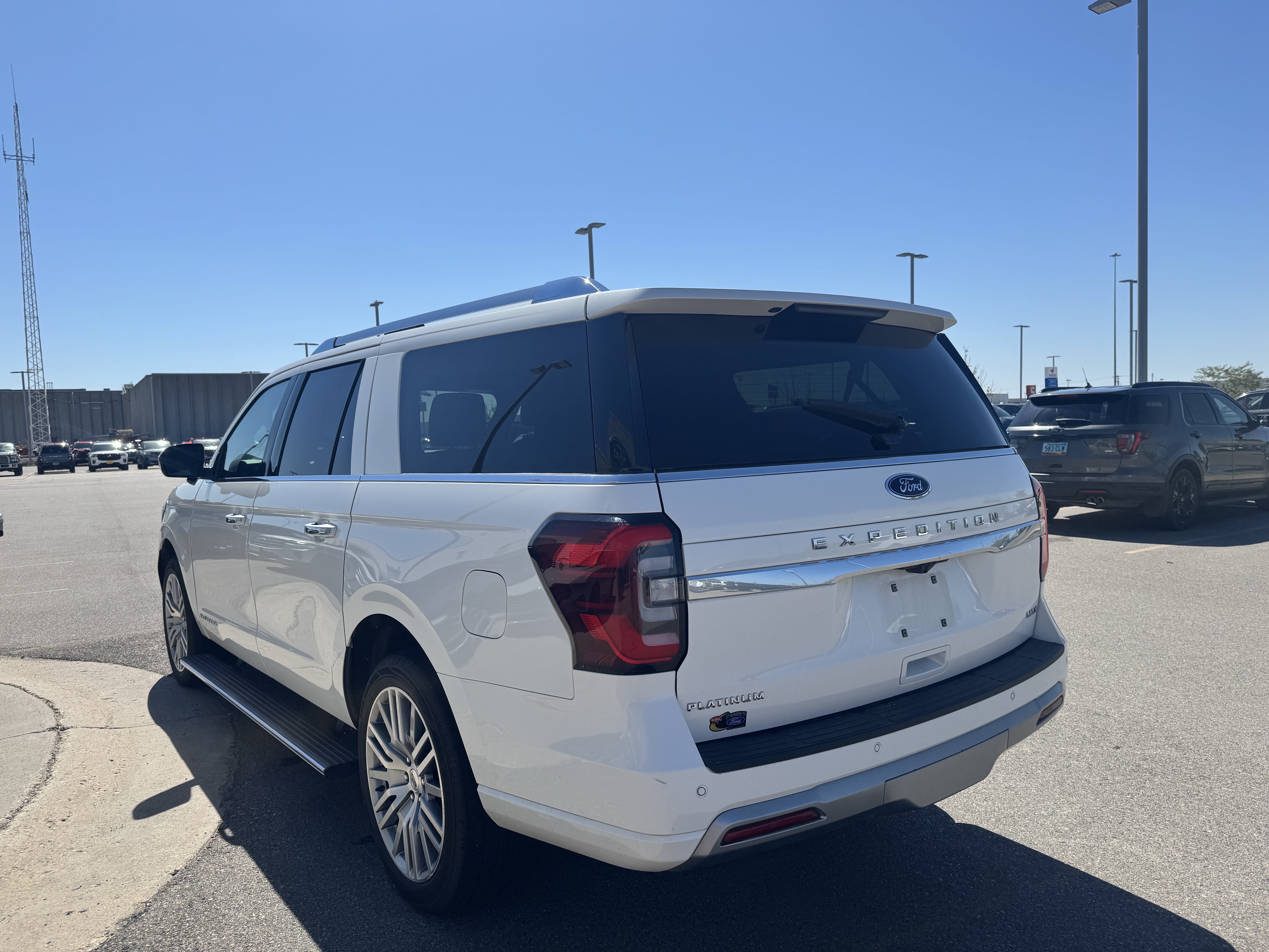 Certified 2023 Ford Expedition Max Platinum AWD/4WD image 4