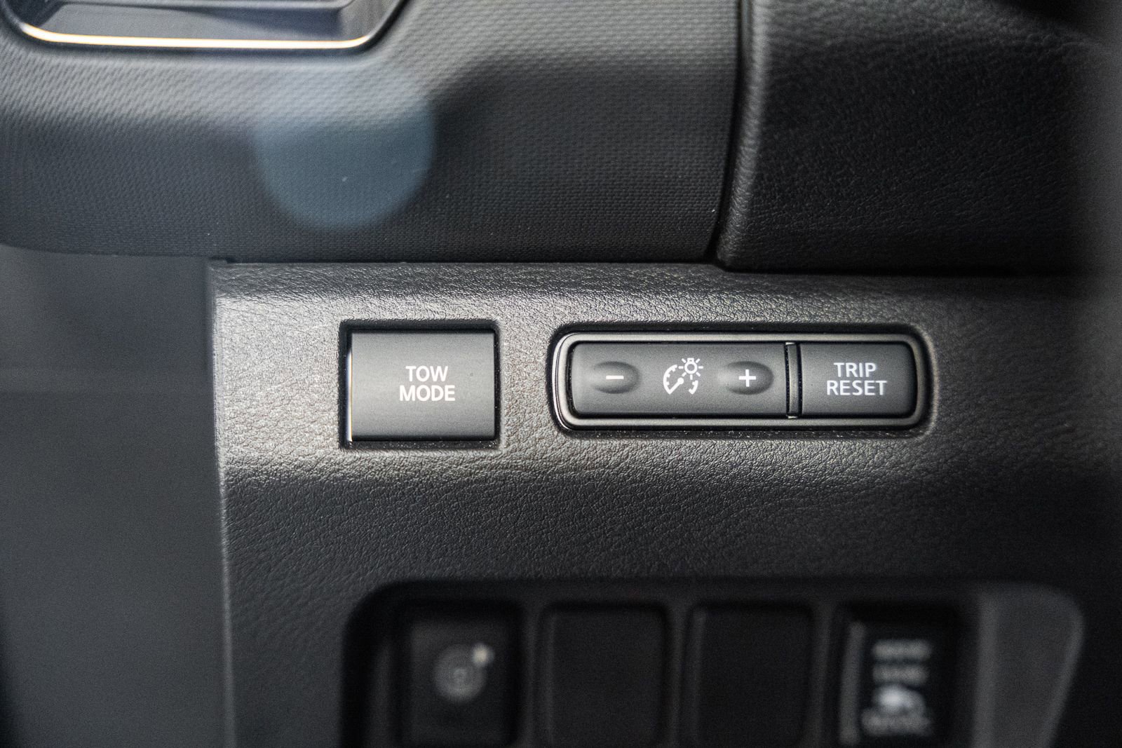 Used 2022 Nissan Frontier PRO-4X image 45