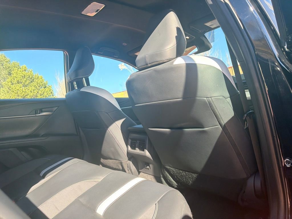 Used 2025 Toyota Camry SE FWD image 27