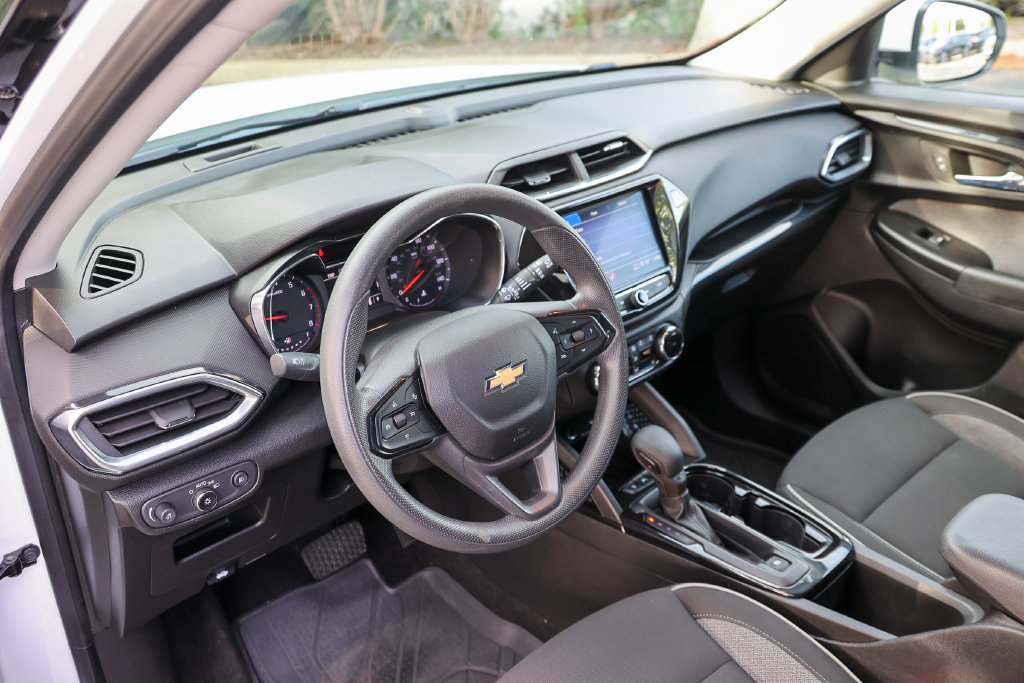 Used 2023 Chevrolet TrailBlazer LT w/ Convenience Package AWD/4WD image 29