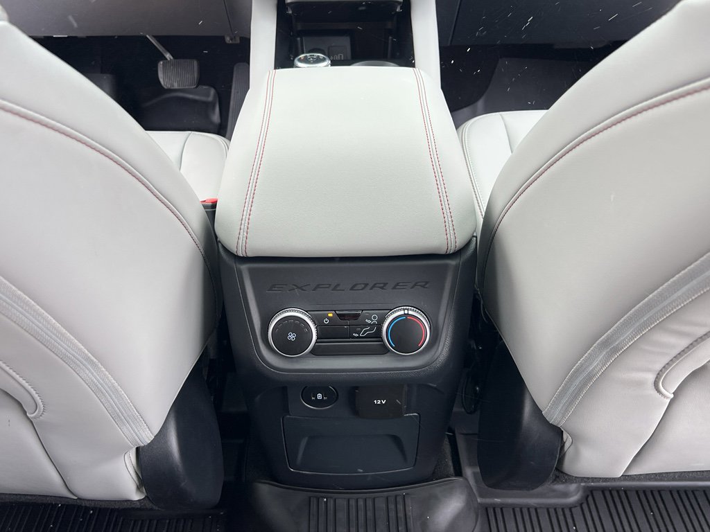 Certified 2025 Ford Explorer Active w/ Active Comfort Package image 38