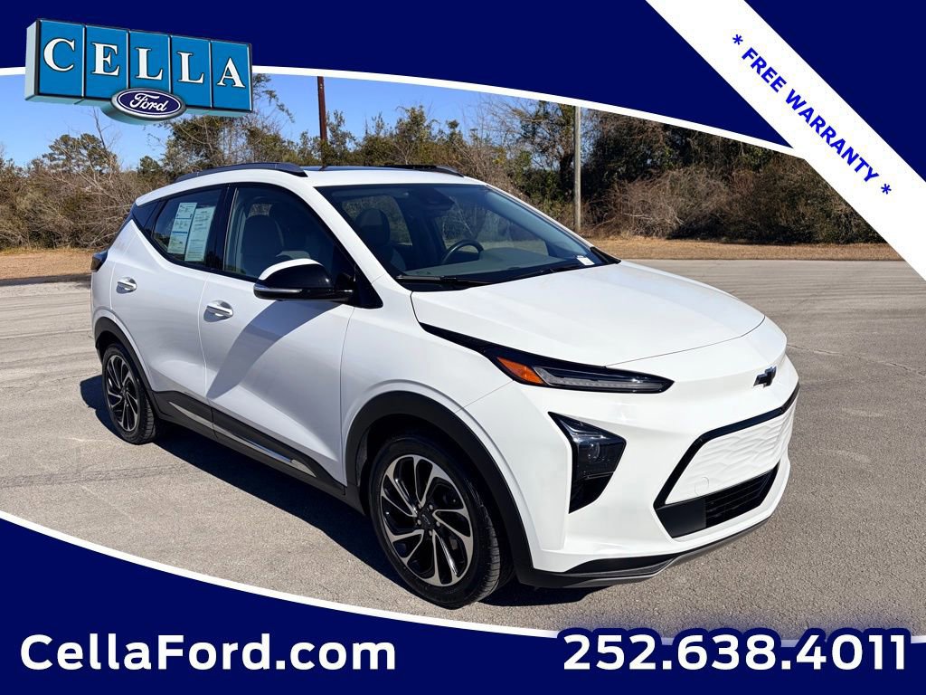 Used 2023 Chevrolet Bolt EUV Premier w/ Sun & Sound Package image 4